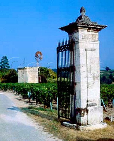 Entrance to Chteau Ausone Stmilion Gironde   France           Saintmilion  Bordeaux