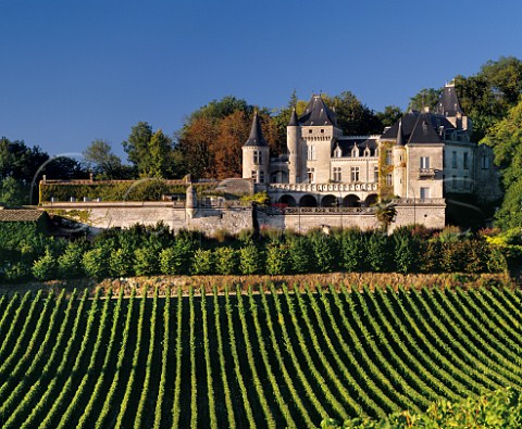 Chteau de la Rivire and its vineyard La  Rivire Gironde France Fronsac  Bordeaux