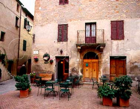 Osteria Sette di Vino on the Piazza di   Spagna Pienza Tuscany Italy