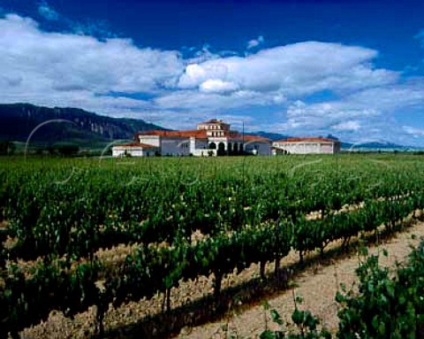 Bodegas Campillo Laguardia Spain The 25ha   vineyard surrounding the bodega is in the Rioja   Alavesa district