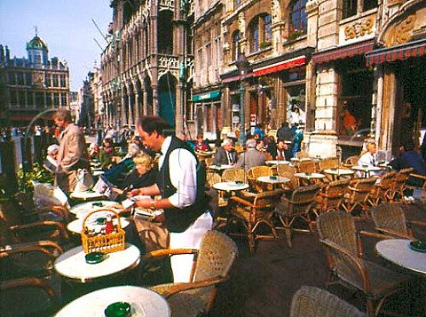 Caf tables in the Grote Markt Grand Place   Brussels Belgium