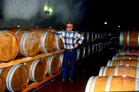 Dunn Vineyards Angwin Napa Co   California Randall Dunn and French oak   barriques in newly completed cave bored   in Howell Mountain