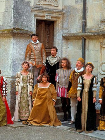 Le Rouge et Noir  period costume reenactment and song from the 16th Century at AzayleRideau Chateau in the Loire Valley