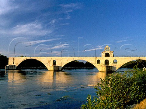 Pont St Benezet over the River Rhne at Avignon   Vaucluse France