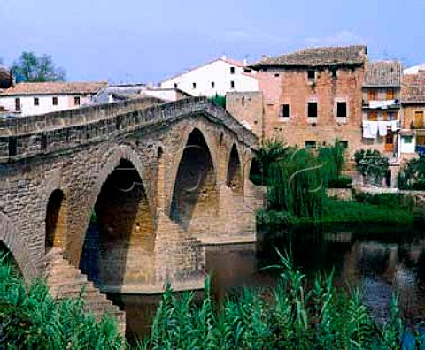 11th century pilgrims bridge over the Rio Arga at   Puente la Reina Navarra Spain