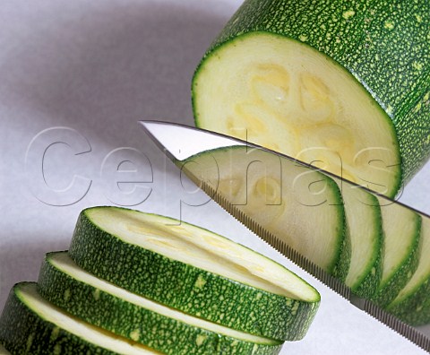Slicing courgette