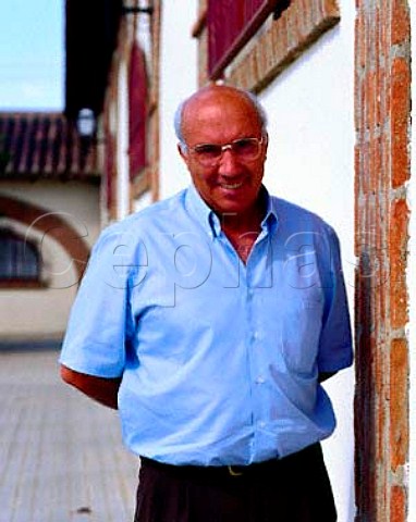 Manuel Faria outside Bodegas Faria   Toro Castilla y Len Spain