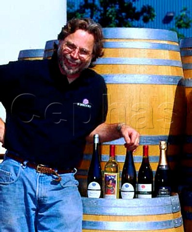 Mark Vlossak with five of his range of wines  StInnocent Winery Salem Oregon USA   Willamette Valley AVA