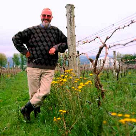 David Holmes of Richmond Plains an organic   vineyard  Richmond Nelson New Zealand    Nelson