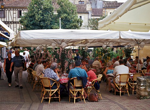 Openair restaurant in Place Plissire Bergerac   Dordogne France