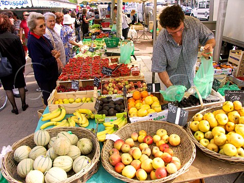 Fruit stall at Blaye market  Gironde France   Aquitaine