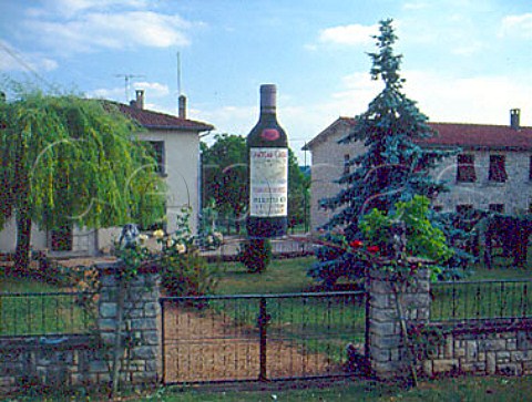 Large display bottle outside Chteau Cassat   Puisseguin Gironde France   PuisseguinStmilion  Bordeaux