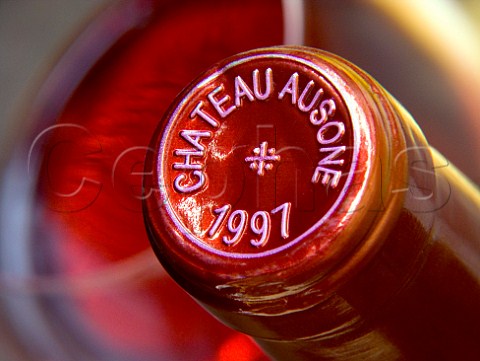 Capsule on bottle of 1997 Chteau Ausone    Stmilion