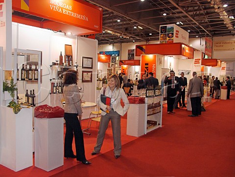 Spain stands at the London International Wine    Spirits Fair 2005