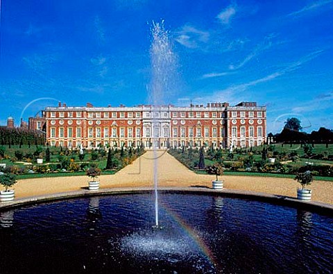 Fountain in the Privy Garden at Hampton Court   Palace   London England