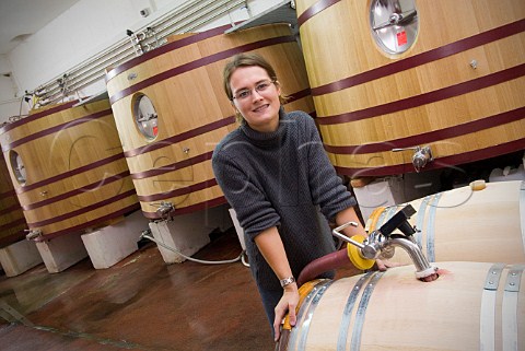 Pauline Vauthier filling new oak barrels with the   2006 wine at Chteau Ausone Saintmilion Gironde   France  Stmilion  Bordeaux