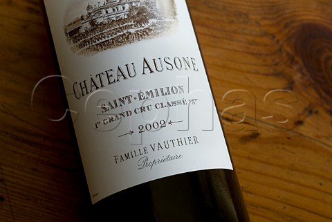 Label on bottle of Chteau Ausone 2002   Saintmilion Gironde France Stmilion    Bordeaux
