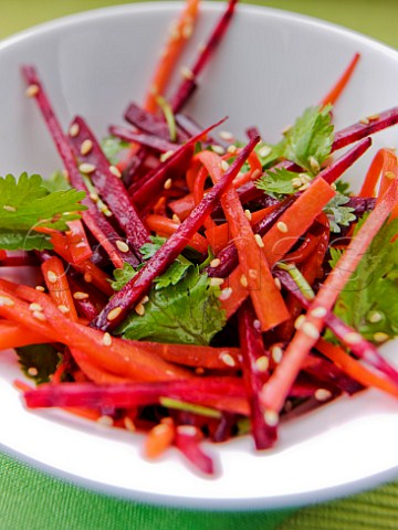 Beetroot and red pepper salad