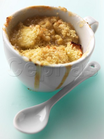Apple crumble in a cup