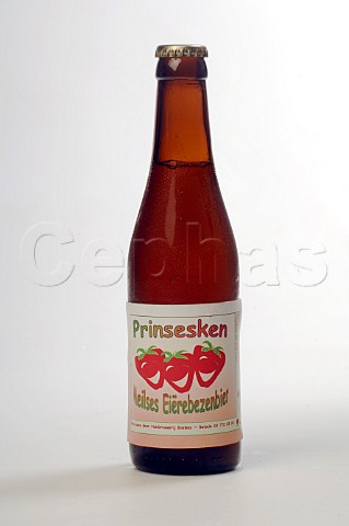 Bottle of Prinsesken Meilses Eirebezenbier strawberry fruit beer Huisbrouwerij Boelens Belgium