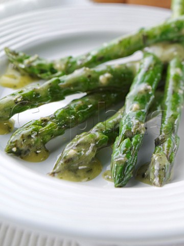 Asparagus with pesto salad