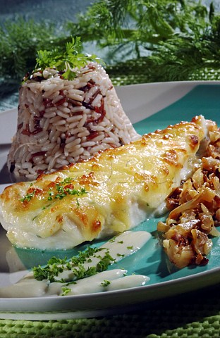 Cod mornay with fried onion and rice