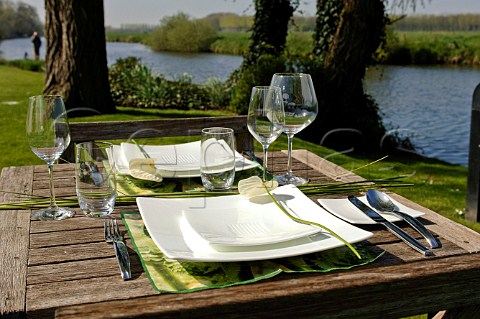 Riverside table setting