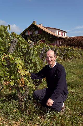 Jean Thvenet in old chardonnay vineyard of Domaine de la Bongran next to his house in Quintaine near Cless SaneetLoire France  MconCless  Mconnais