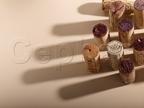 Red and white wine corks with tartrate crystals