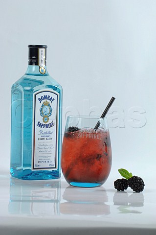 Bombay Sapphire cocktail with blackcurrant juice