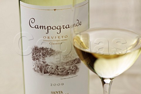 Glass and bottle of Antinori Campogrande Orvieto Classico