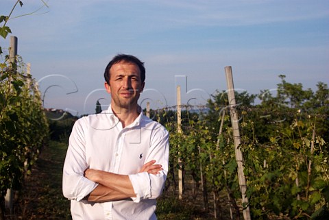 Giuseppino Anfossi of AzAgr Ghiomo in his Arneis vineyard at Guarene Piemonte Italy   Arneis Langhe
