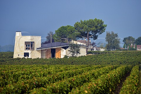 Chteau Le Pin and its Merlot vineyard  Pomerol Gironde France  Pomerol  Bordeaux