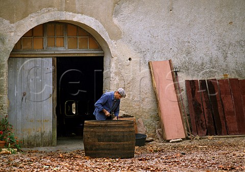 Repairing cask at Domaine Xavier Besson Givry SaneetLoire France    Cte Chalonnaise