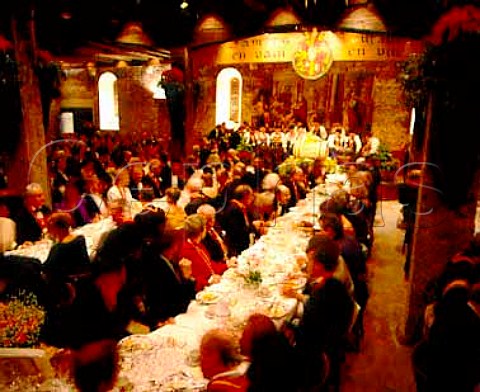 The dinner held by the Confrrie des Chevaliers duTastevin in the Chteau du Clos de Vougeot This isthe 1st of the 3 grand meals known as Les TroisGlorieuses which are held around the Hospices deBeaune wine auction which takes place on the thirdSunday in November   Cte dOr France