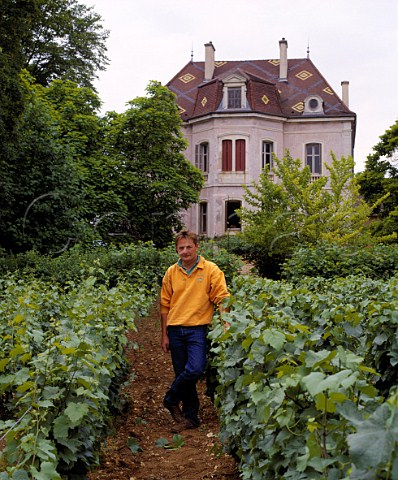 Dominique Lafon in Clos de la Barre the vineyard   around the house of Domaine des Comtes Lafon   Meursault Cte dOr France   Cte de Beaune