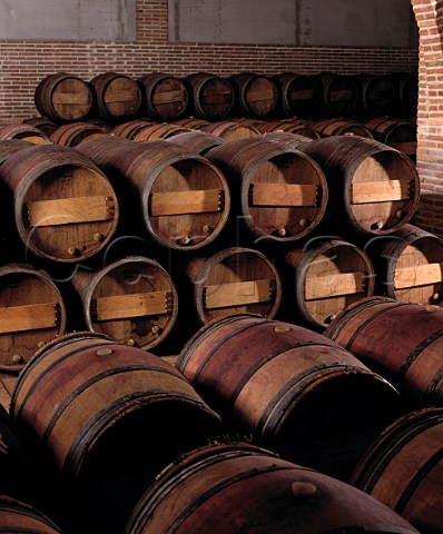 French oak barrels holding a blend of Cabernet   Sauvignon 90 and Merlot in the cellars of   Carlos Falco  Marques de Grion on his estate of   Valdepusa at Malpica de Tajo west of Toledo   Castilla La Mancha Spain
