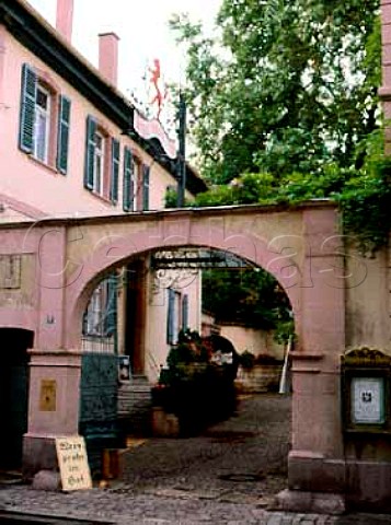 Entrance Weingut von Buhl in Deidesheim               Rheinpfalz