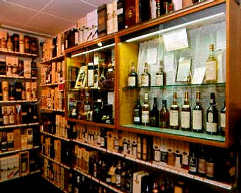 Interior of Loch Fyne Whiskies in Inveraray   Argyll Scotland  Over 400 types of whisky on   display