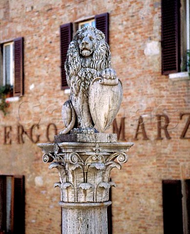 Medici lion which stands on a column in front of the   Palazzo Avignonesi Montepulciano Tuscany