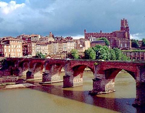 Albi bridge over the River Tarn to the Old Town and SteCecile Cathedral Tarn France