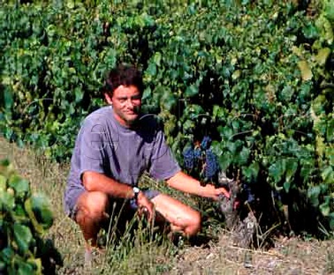 Frdric Albaret of Domaine StAntonin in   one of his Syrah vineyards at La Liquire   Hrault France  AC Faugres