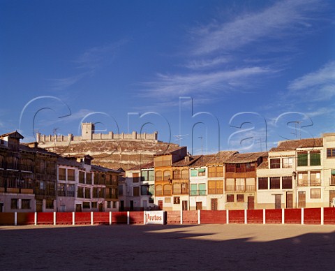 The Plaza del Coso set out for a bullfight with the castle on its hill above the town Peafiel Castilla y Len Spain   DO Ribera del Duero