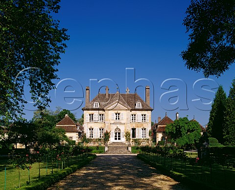 The early18thcentury house of Domaine Chandon de Briailles  now a historical monument  viewed from its Le Ntredesigned gardens SavignylsBeaune Cte dOr France
