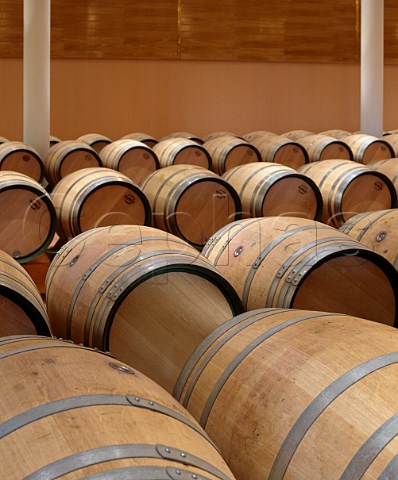 New oak barrels in bodega of Martnez Bujanda   Finca Valpiedra Cenicero La Rioja Spain    Rioja Alta