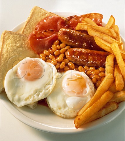 English Breakfast Egg bacon sausage baked beanschips bread and butter