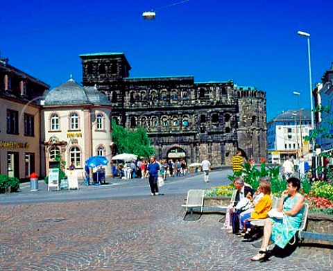 Porta Nigra the 2ndcentury Roman gate in the old   walls of Trier Germany     Mosel