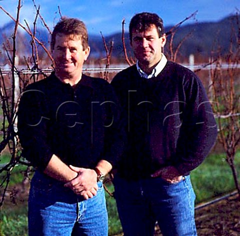 Bruce McCutcheon left and Steve Bird winemaker   Thornbury Wines New Zealand     Hawkes Bay  Marlborough
