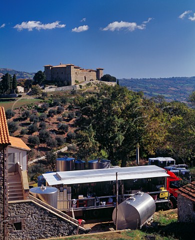 Mobile bottling line in use at the cantina of Castello di Montep  Near Scansano Grosetto Province Tuscany Italy     Morellino di Scansano  Southern Maremma