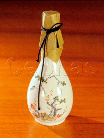 Decorative porcelain bottle of daiginjo quality   Takizawa Juhou Japanese sake